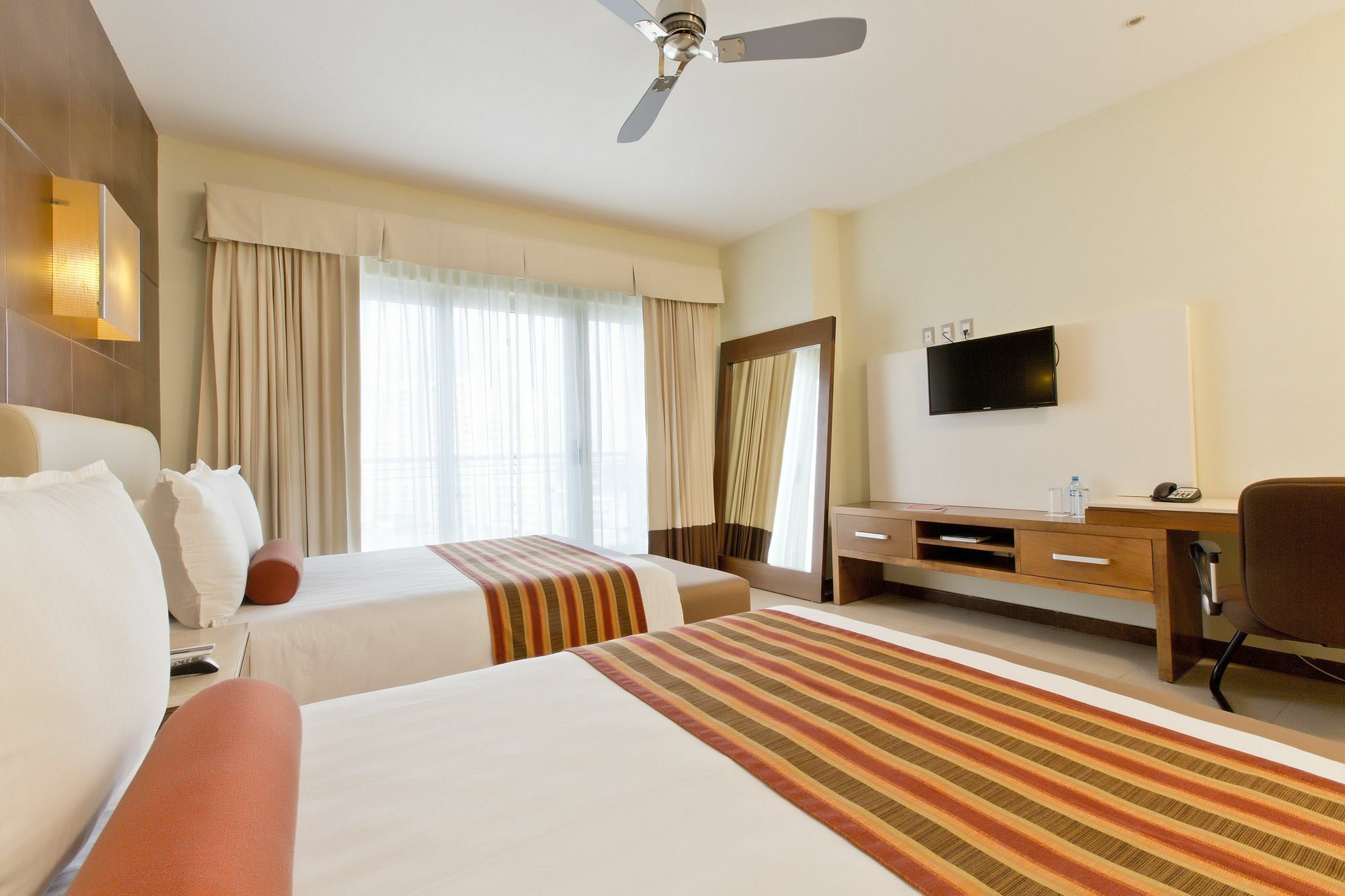 Krystal Urban Cancun & Beach Club Dış mekan fotoğraf